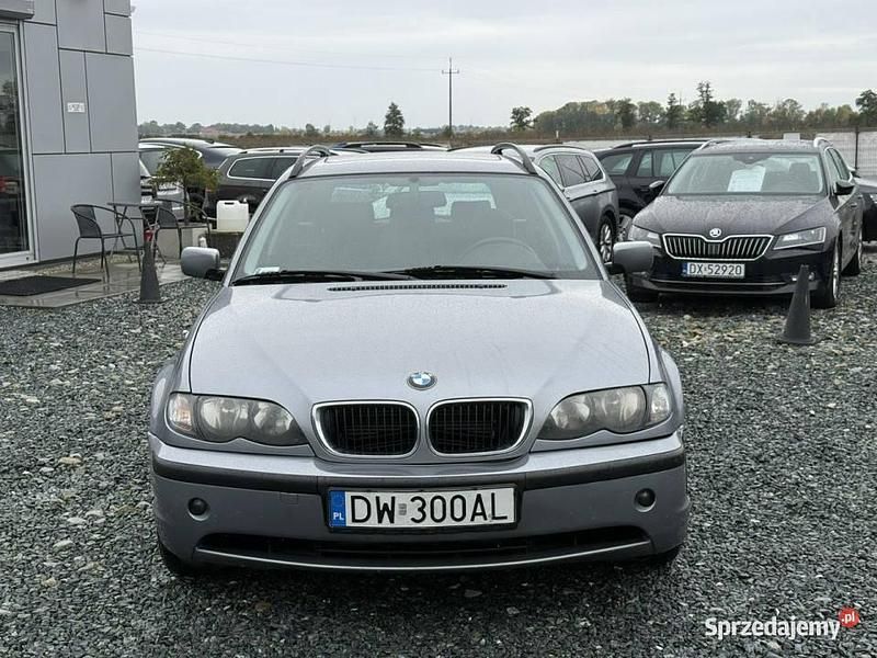 Srebrny Używany 2005 BMW 320 Kombi | 11 900 zł - Obraz 1/4