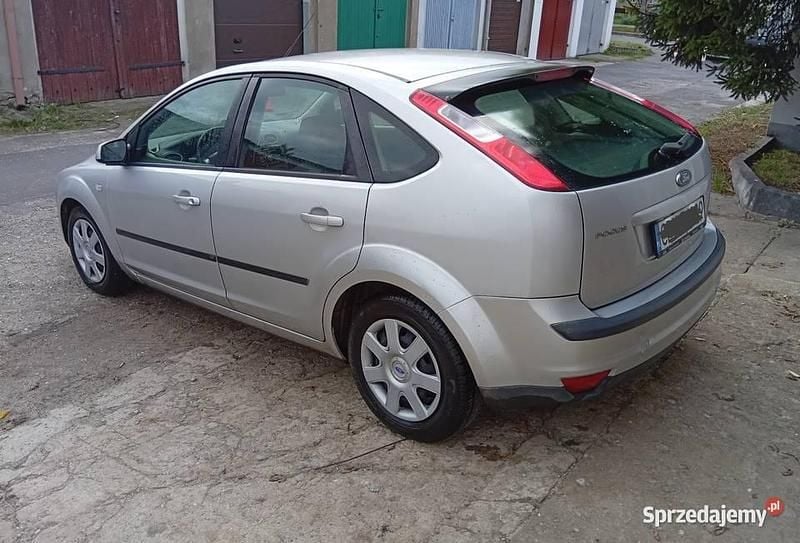 Srebrny Używany 2007 Ford Focus Sedan/Limuzyna | 4650 zł (Uczciwa cena) - Obraz 1/4