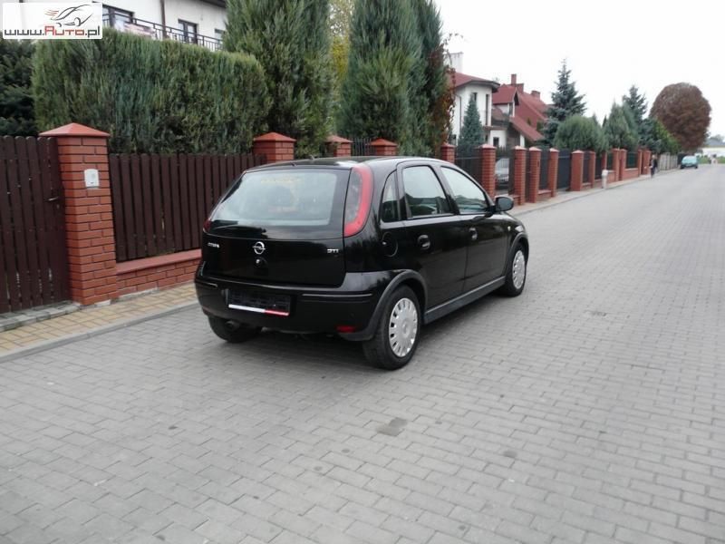 Używany Opel Corsa 98 KM (72 kW) 2004 Czarny Hatchback