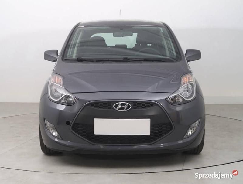 Szary Używany 2019 Hyundai ix20 Minivan | 42 999 zł (Uczciwa cena) - Obraz 1/4