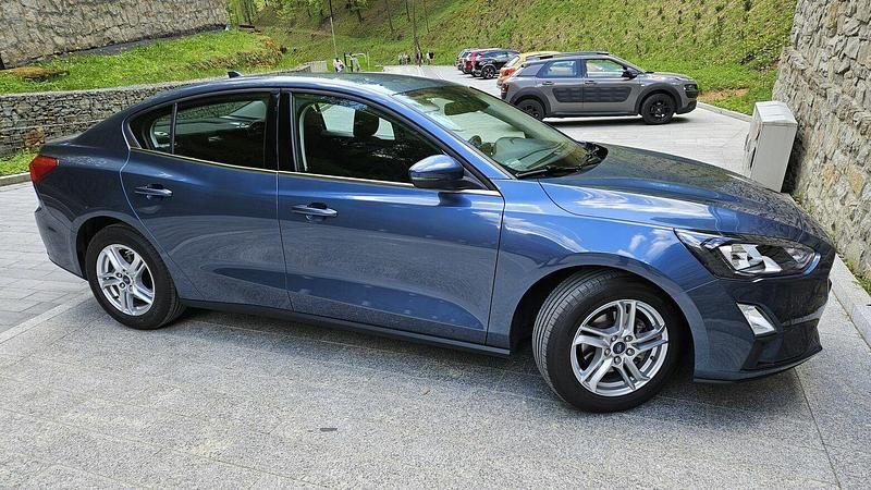 Niebieski Używany 2021 Ford Focus Sedan/Limuzyna | 80 000 zł - Obraz 1/4