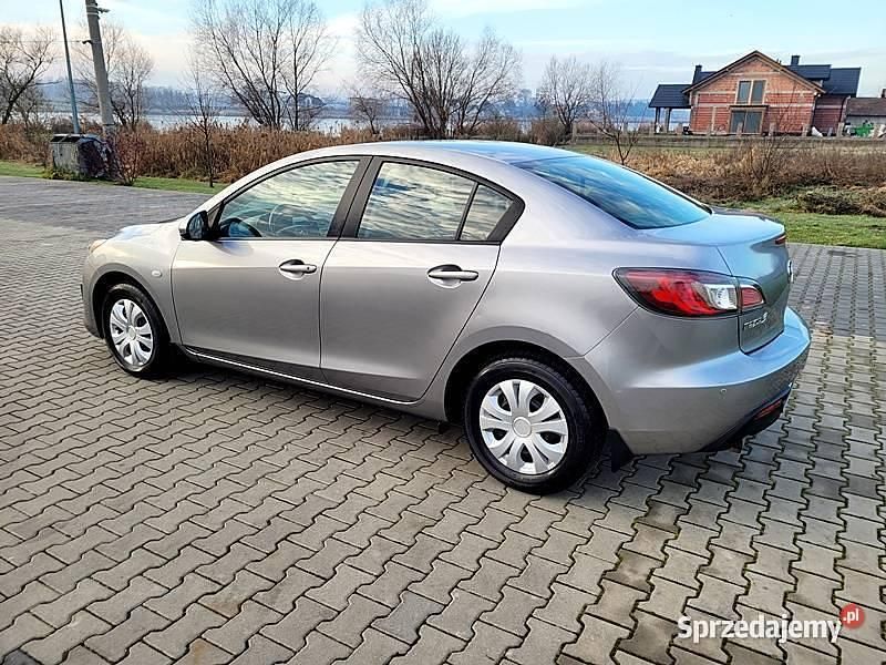 Używany Mazda 3 105 KM (77 kW) 2009 Srebrny Sedan/Limuzyna