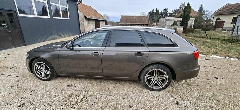 Używany Audi A6 2012 Brązowobeżowy Kombi