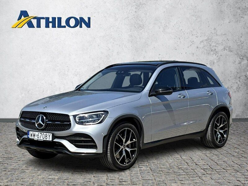Srebrny (metalik) Używany 2022 Mercedes GLC300 SUV | 237 100 zł - Obraz 1/4