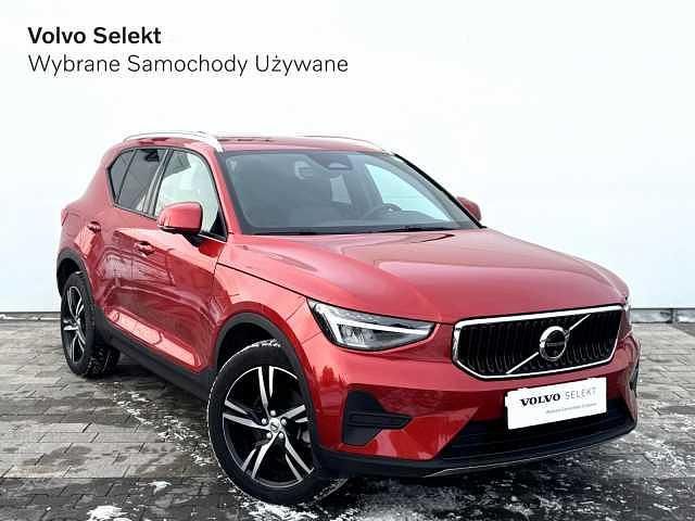 Używany Volvo XC40 163 KM (119 kW) 2025 Czerwony SUV