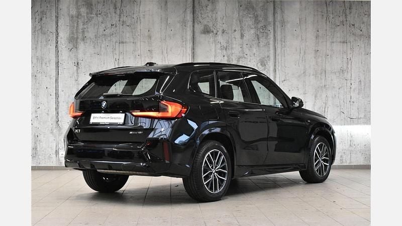 Używany BMW X1 Luxury Line 136 KM (100 kW) 2025 Czarny szafir metalizowany SUV