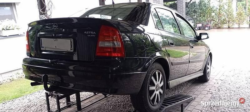Czarny Używany 1999 Opel Astra Hatchback | 4490 zł (Dość drogi) - Obraz 1/4