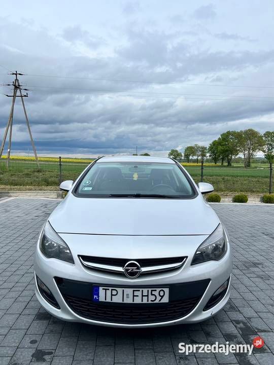 Srebrny Używany 2015 Opel Astra Sedan/Limuzyna | 21 500 zł (Uczciwa cena) - Obraz 1/4