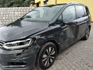 Szary Używany 2024 VW Touran Minivan | 97 850 zł (Uczciwa cena) - Obraz 1/4