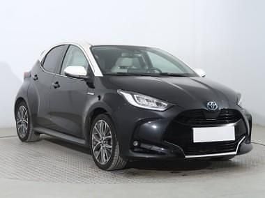 Czarny Używany 2020 Toyota Yaris Hatchback | 79 999 zł - Obraz 1/4