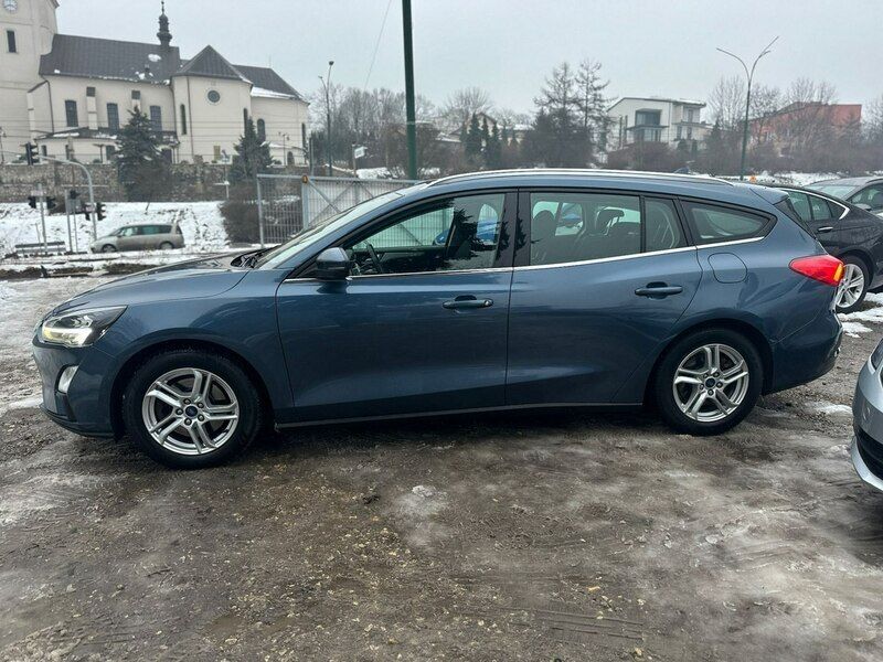 Używany Ford Focus 120 KM (88 kW) 2020 Niebieski (metalik) Kombi