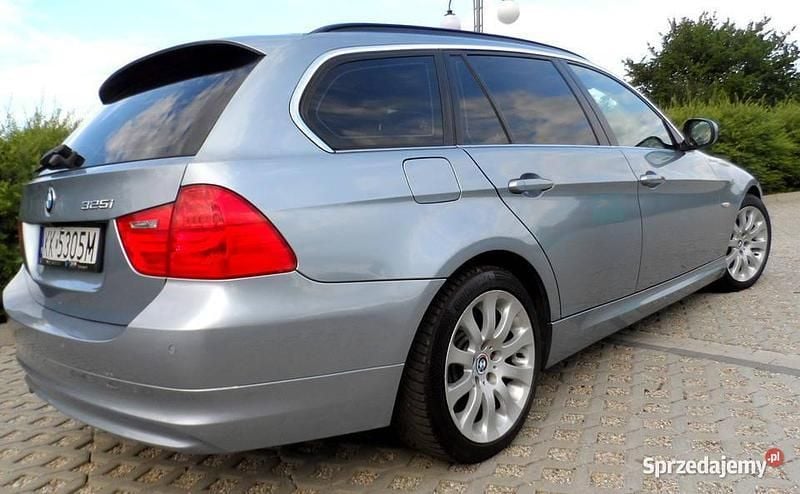Szary Używany 2010 BMW 325 Kombi | 32 500 zł - Obraz 1/4