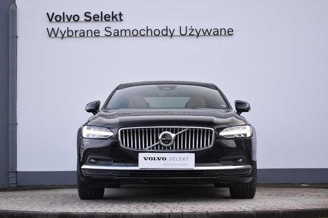 Używany Volvo S90 250 KM (183 kW) 2024 Czarny Sedan/Limuzyna