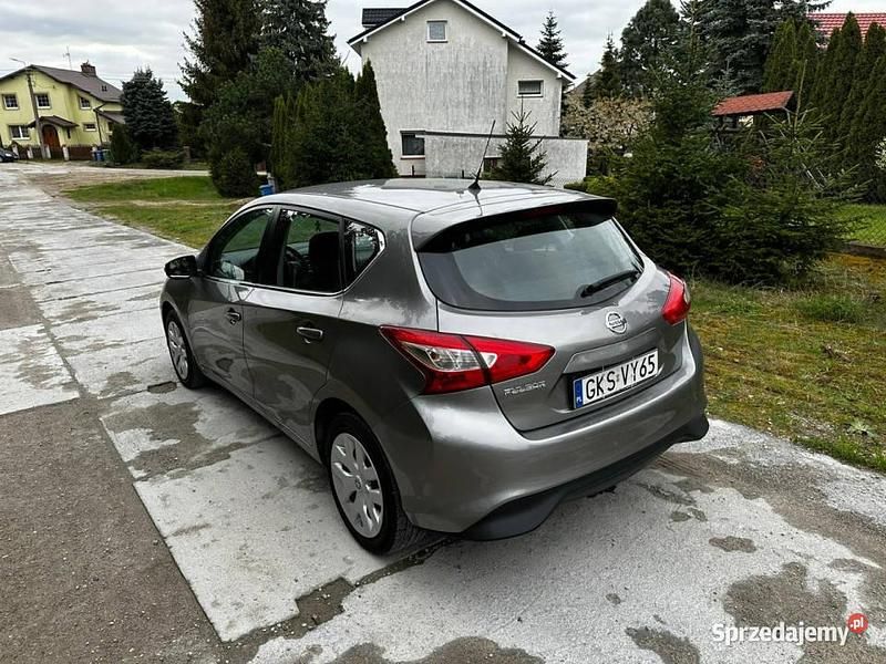 Używany Nissan Pulsar 115 KM (84 kW) 2015 Grafitowy Hatchback