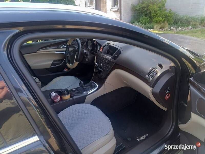 Czarny Używany 2011 Opel Insignia Kombi | 18 000 zł (Uczciwa cena) - Obraz 1/4
