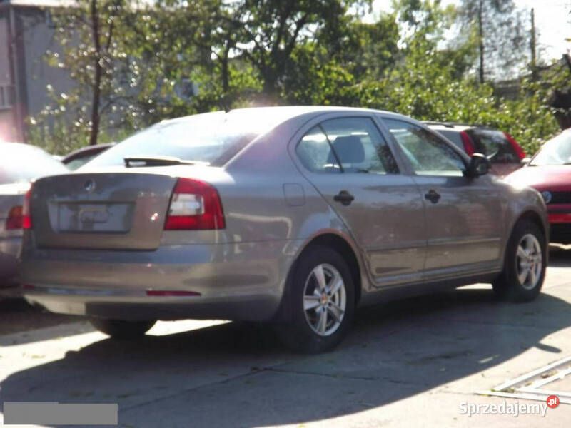 Beżowy Używany 2013 Skoda Octavia Hatchback | 42 900 zł (Drogi) - Obraz 1/4