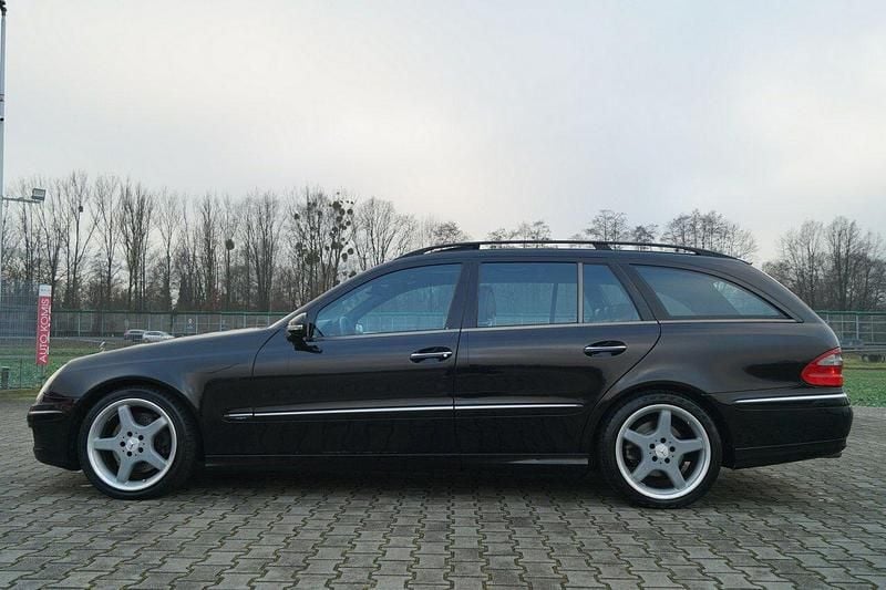 Używany Mercedes E320 Avantgarde 2007 Brązowobeżowy Kombi