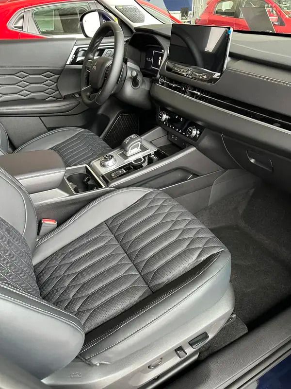 Nowe Mitsubishi Outlander P-HEV 2025 Niebieski SUV