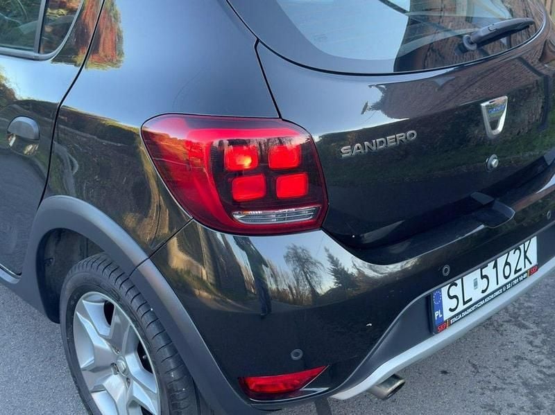 Używany Dacia Sandero Stepway 90 KM (66 kW) 2019 Czarny SUV