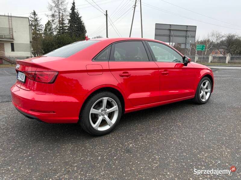 Używany Audi A3 2016 Czerwony Sedan/Limuzyna
