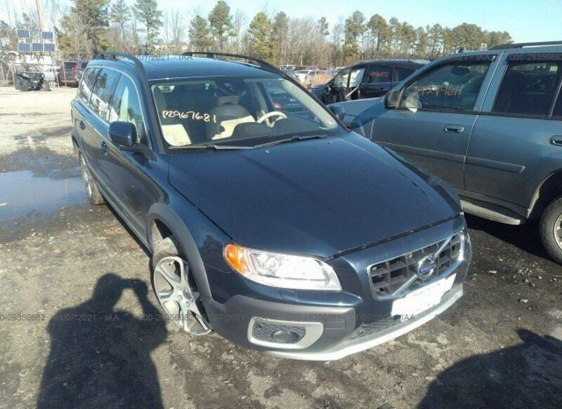 Używany Volvo XC70 300 KM (220 kW) 2013 Niebieski ciemny SUV