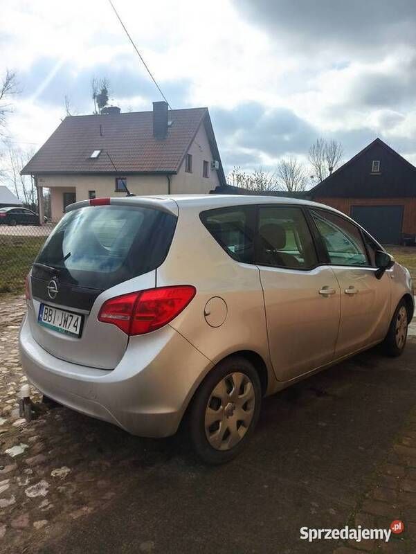 Srebrny Używany 2010 Opel Meriva Minivan | 18 000 zł (Uczciwa cena) - Obraz 1/4