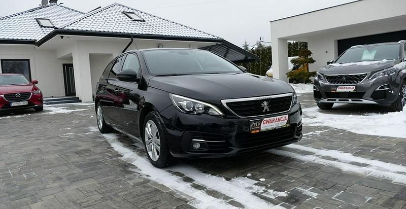 Używany Peugeot 308 SW 131 KM (96 kW) 2021 Czarny (metalik) Kombi
