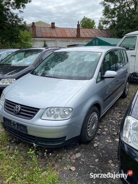 Srebrny Używany 2004 VW Touran Minivan | 8900 zł (Uczciwa cena) - Obraz 1/4
