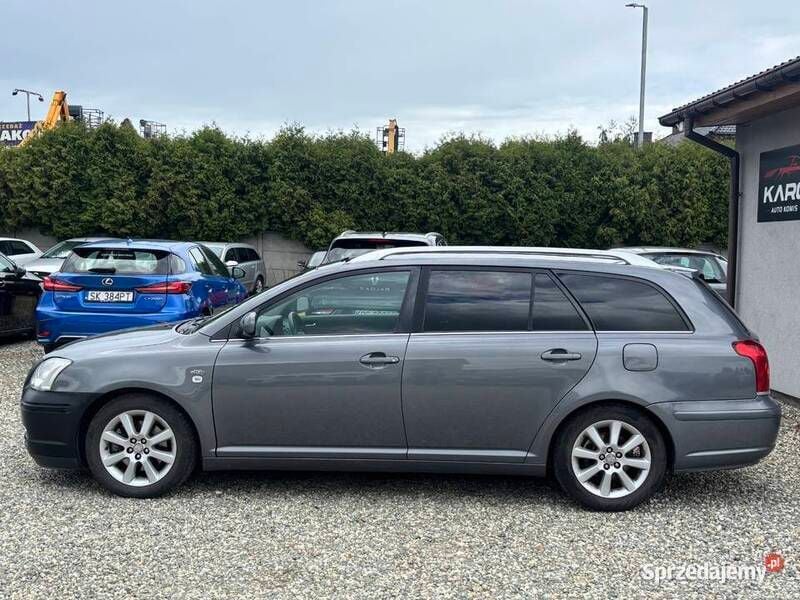 Szary Używany 2004 Toyota Avensis Kombi | 3990 zł (Super Cena) - Obraz 1/4