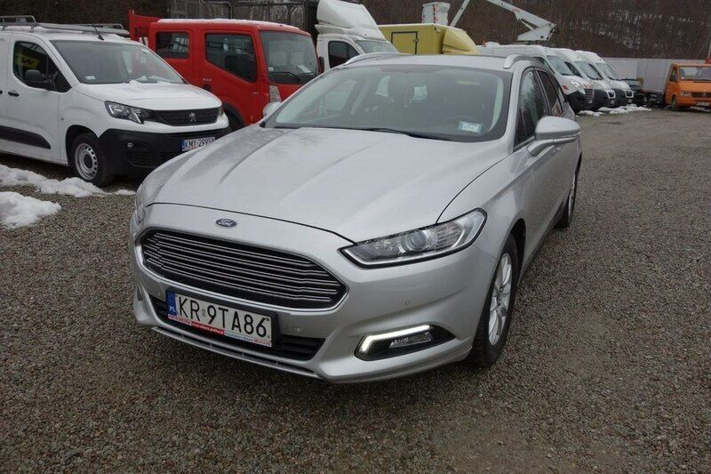 Używany Ford Mondeo 150 KM (110 kW) 2018 Srebrny Sedan/Limuzyna
