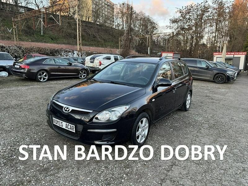 Używany Hyundai i30 109 KM (80 kW) 2010 Czarny Kombi