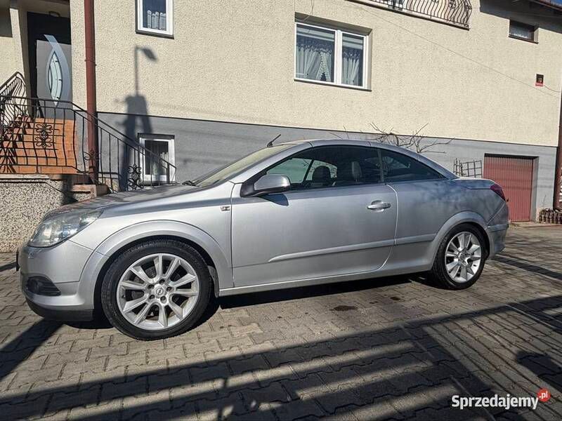 Srebrny Używany 2007 Opel Astra Cabriolet Kabriolet | 12 500 zł - Obraz 1/4