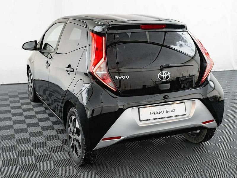 Używany Toyota Aygo X-play 72 KM (52 kW) 2019 Czarny (metalik) Hatchback