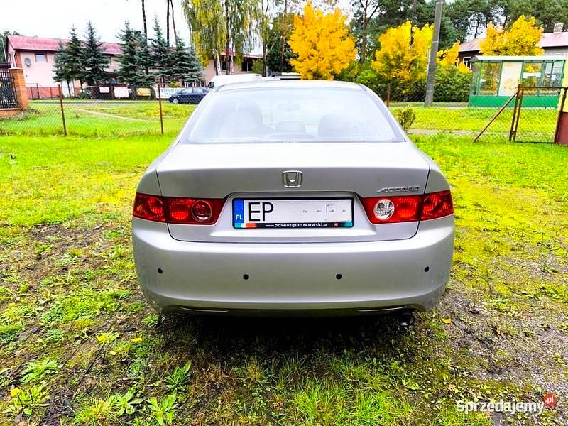 Używany Honda Accord 2005 Srebrny Sedan/Limuzyna