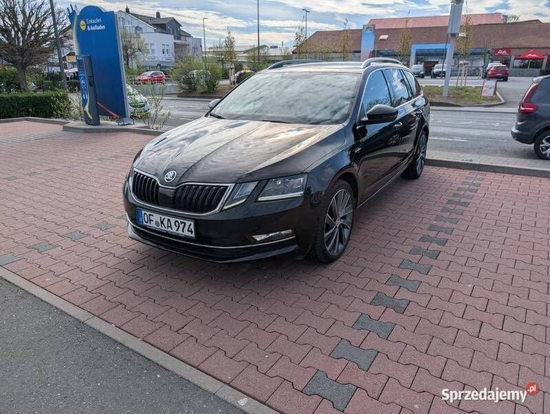 Czarny Używany 2019 Skoda Octavia LAURIN & KLEMENT Kombi | 65 900 zł (Super Cena) - Obraz 1/4