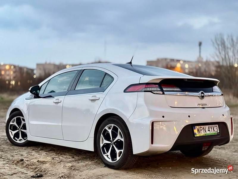 Używany Opel Ampera 150 kW (204 KM) 2014 Hatchback
