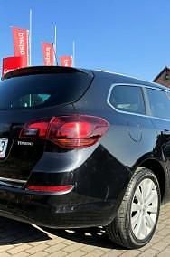 Używany Opel Astra 140 KM (102 kW) 2011 Czarny Kombi