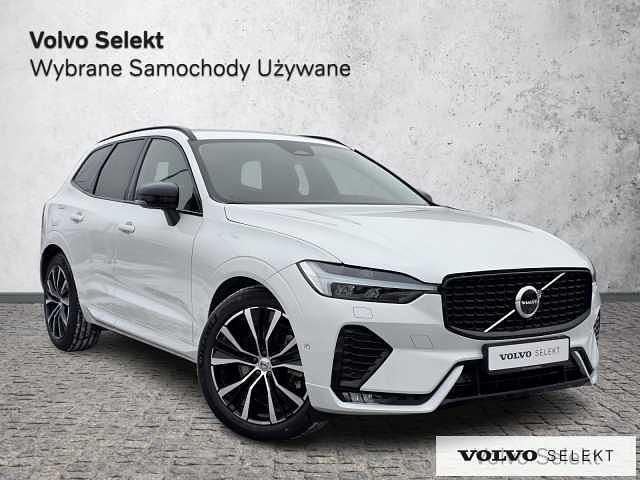 Używany Volvo XC60 250 KM (183 kW) 2025 Biały SUV