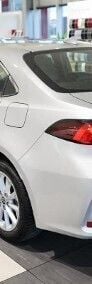 Używany Toyota Corolla Comfort 122 KM (89 kW) 2021 Srebrny Sedan/Limuzyna