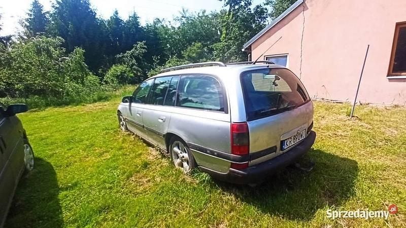 Używany 1999 Opel Omega | 2800 zł - Obraz 1/4