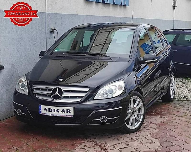 Czarny Używany 2010 Mercedes B200 Minivan | 22 400 zł (Uczciwa cena) - Obraz 1/4