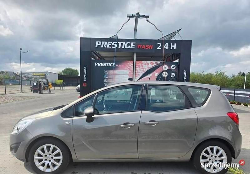 Szary Używany 2012 Opel Meriva Minivan | 20 900 zł (Uczciwa cena) - Obraz 1/4