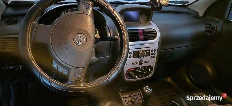 Srebrny Używany 2005 Opel Corsa Sedan/Limuzyna | 5000 zł (Uczciwa cena) - Obraz 1/4