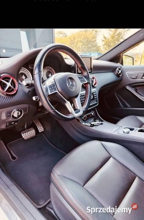 Używany Mercedes A250 AMG 2013 Biały Hatchback