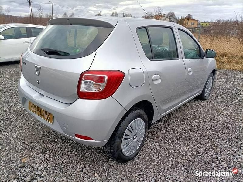 Używany Dacia Sandero 90 KM (66 kW) 2013 Srebrny Hatchback