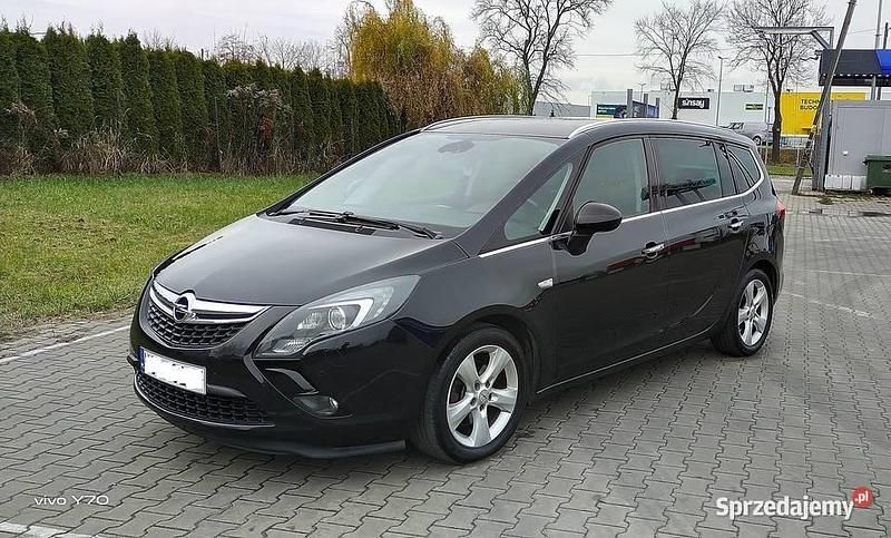 Używany Opel Zafira 2012 Czarny Minivan