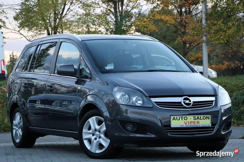 Grafitowy Używany 2013 Opel Zafira Minivan | 33 900 zł (Dość drogi) - Obraz 1/4