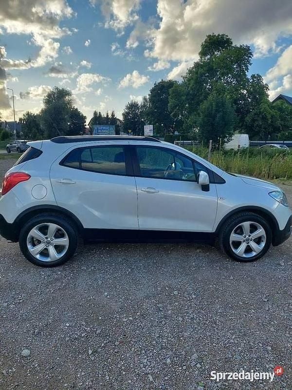 Biały Używany 2013 Opel Mokka SUV | 33 700 zł (Uczciwa cena) - Obraz 1/4