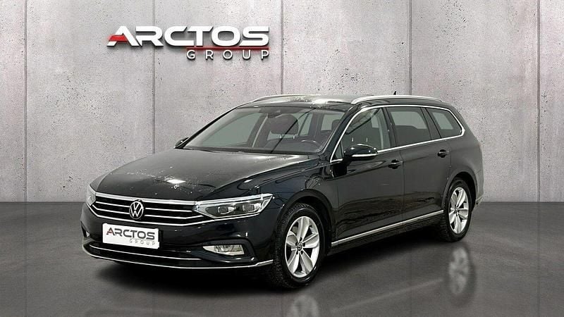 Czarny Używany 2022 VW Passat Elegance Kombi | 87 900 zł (Dobra cena) - Obraz 1/4