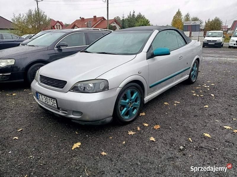 Używany Opel Astra Cabriolet 125 KM (91 kW) 2003 Srebrny Kabriolet